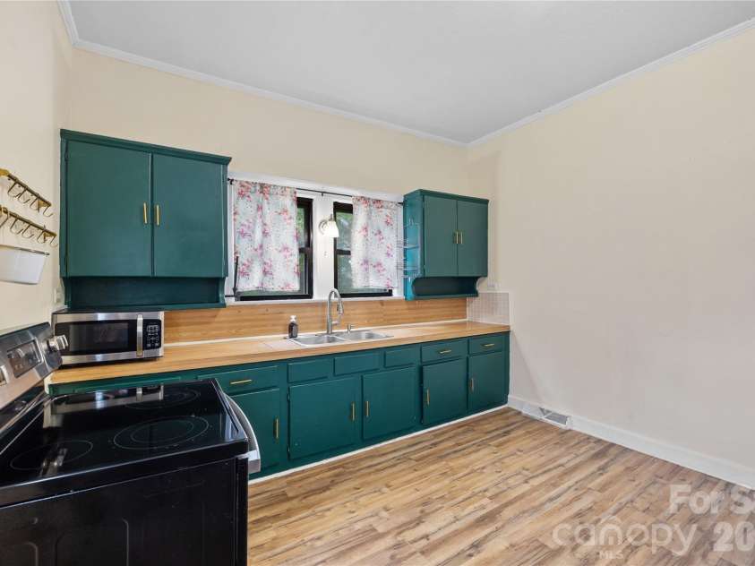 513 Edgemont Street, Albemarle, NC 28001.  MLS# CAR4420749, YatesRealty ID 48356. 