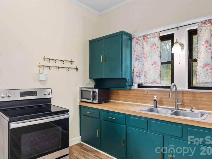 513 Edgemont Street, Albemarle, NC 28001.  MLS# CAR4420749, YatesRealty ID 48356. 