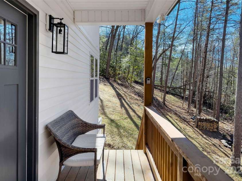 215 David Ridge Road, Black Mountain, NC 28711.  MLS# CAR4225943, YatesRealty ID 4836. 