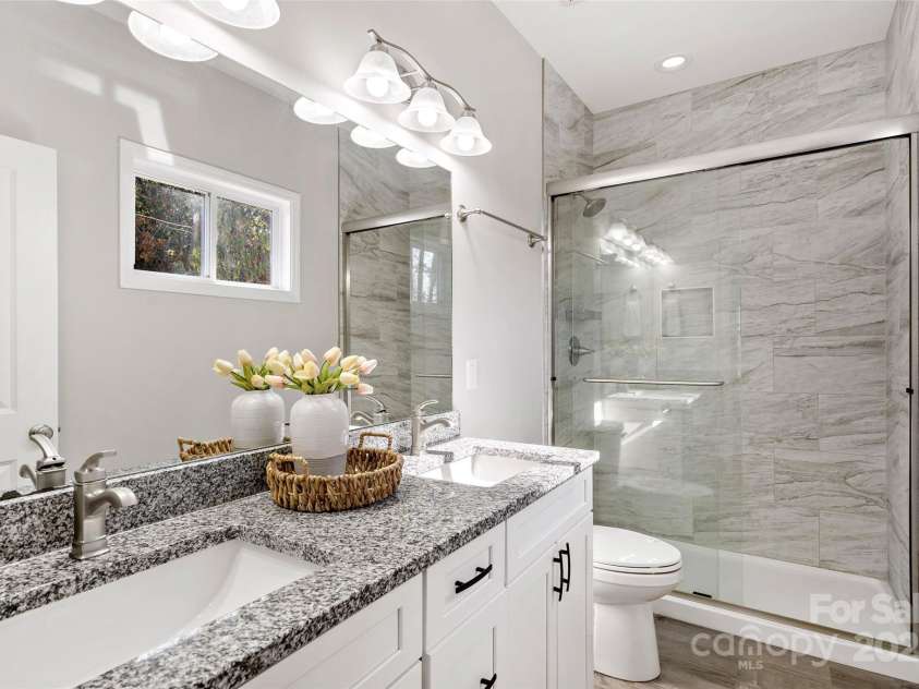 215 David Ridge Road, Black Mountain, NC 28711.  MLS# CAR4225943, YatesRealty ID 4836. 