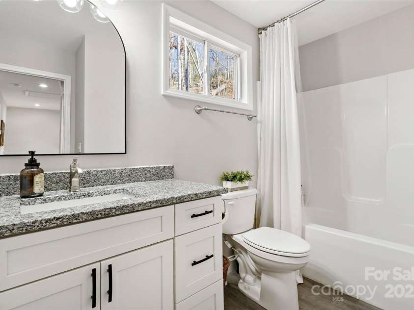 215 David Ridge Road, Black Mountain, NC 28711.  MLS# CAR4225943, YatesRealty ID 4836. 