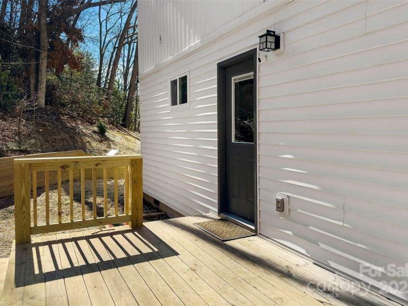 215 David Ridge Road, Black Mountain, NC 28711.  MLS# CAR4225943, YatesRealty ID 4836. 