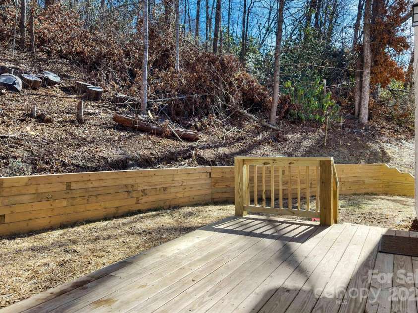 215 David Ridge Road, Black Mountain, NC 28711.  MLS# CAR4225943, YatesRealty ID 4836. 