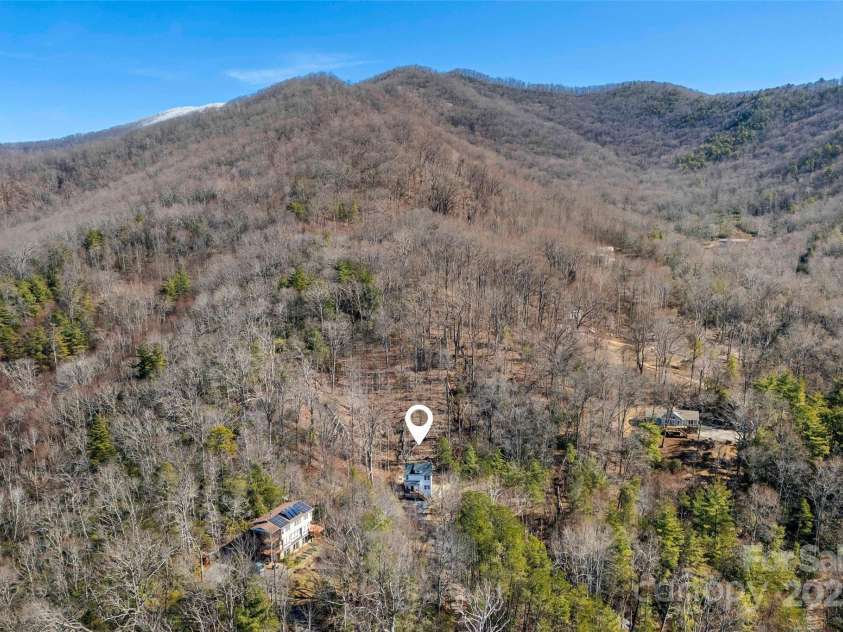 215 David Ridge Road, Black Mountain, NC 28711.  MLS# CAR4225943, YatesRealty ID 4836. 