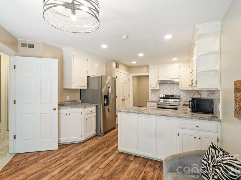 806 Colony Oaks Drive, Monroe, NC 28112.  MLS# CAR4395392, YatesRealty ID 4836. 