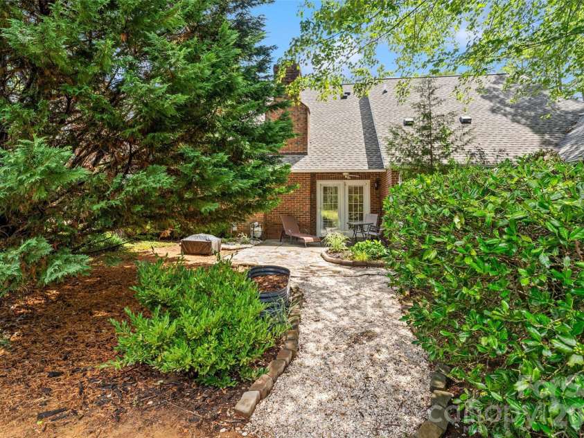 806 Colony Oaks Drive, Monroe, NC 28112.  MLS# CAR4395392, YatesRealty ID 4836. 