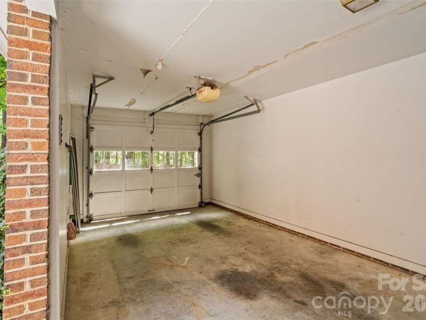 806 Colony Oaks Drive, Monroe, NC 28112.  MLS# CAR4395392, YatesRealty ID 4836. 