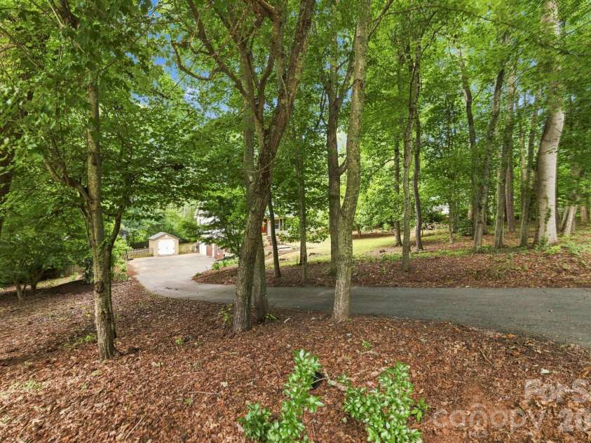 505 Pole Creasman Road, Asheville, NC 28806.  MLS# CAR4420209, YatesRealty ID 48362. 
