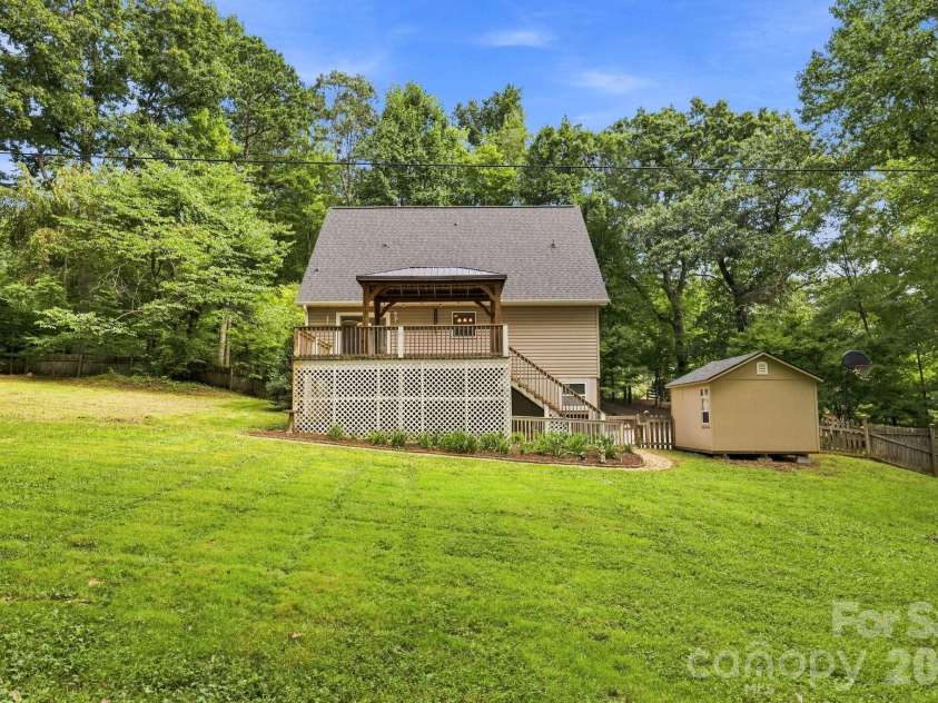 505 Pole Creasman Road, Asheville, NC 28806.  MLS# CAR4420209, YatesRealty ID 48362. 
