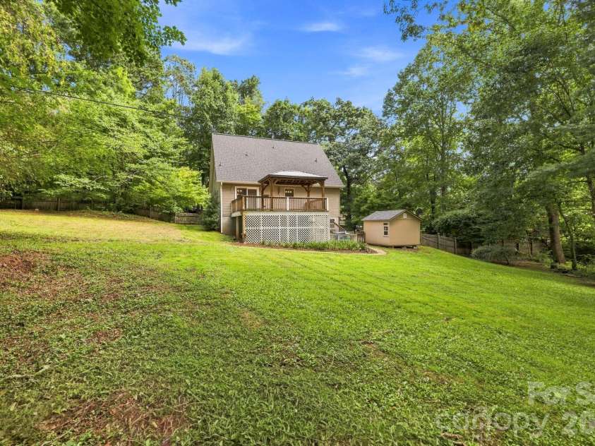 505 Pole Creasman Road, Asheville, NC 28806.  MLS# CAR4420209, YatesRealty ID 48362. 