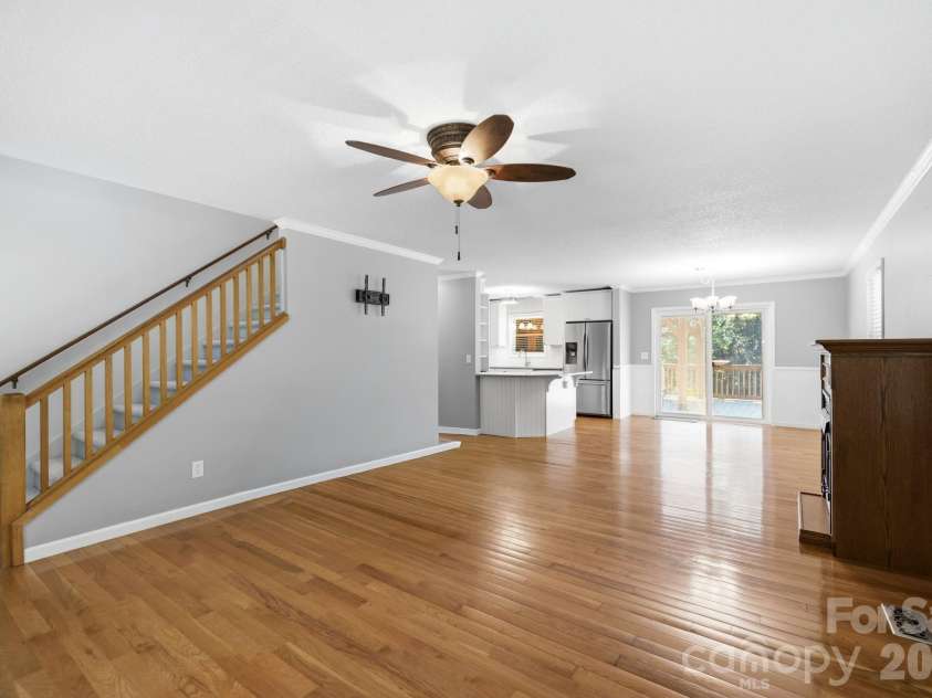 505 Pole Creasman Road, Asheville, NC 28806.  MLS# CAR4420209, YatesRealty ID 48362. 