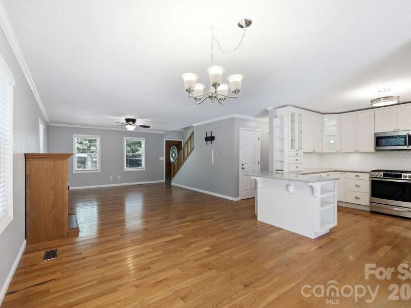 505 Pole Creasman Road, Asheville, NC 28806.  MLS# CAR4420209, YatesRealty ID 48362. 