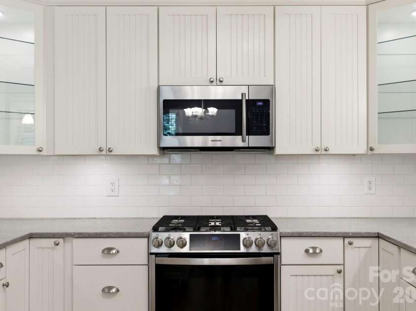 505 Pole Creasman Road, Asheville, NC 28806.  MLS# CAR4420209, YatesRealty ID 48362. 