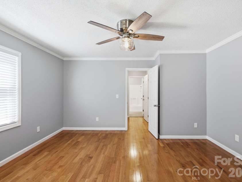 505 Pole Creasman Road, Asheville, NC 28806.  MLS# CAR4420209, YatesRealty ID 48362. 