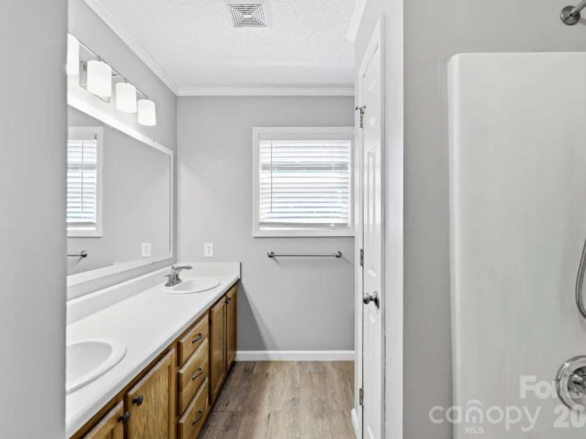 505 Pole Creasman Road, Asheville, NC 28806.  MLS# CAR4420209, YatesRealty ID 48362. 