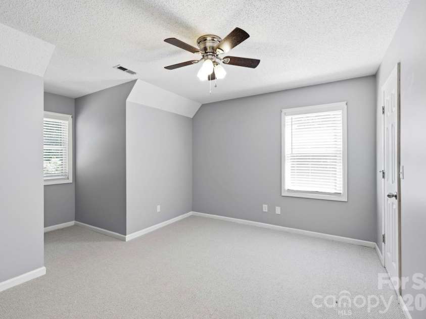 505 Pole Creasman Road, Asheville, NC 28806.  MLS# CAR4420209, YatesRealty ID 48362. 