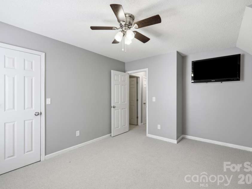 505 Pole Creasman Road, Asheville, NC 28806.  MLS# CAR4420209, YatesRealty ID 48362. 