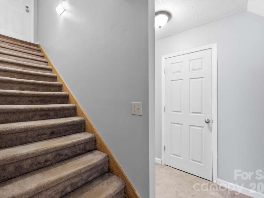 505 Pole Creasman Road, Asheville, NC 28806.  MLS# CAR4420209, YatesRealty ID 48362. 