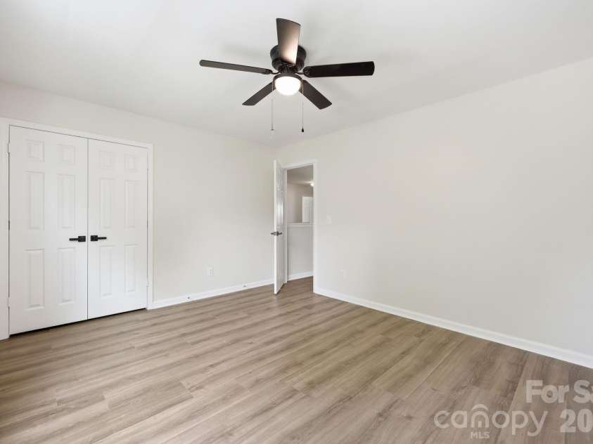 282 Water Lily Circle, Winston Salem, NC 27107.  MLS# CAR4420914, YatesRealty ID 48364. 