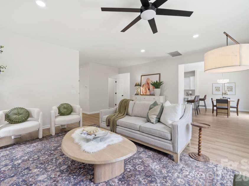 282 Water Lily Circle, Winston Salem, NC 27107.  MLS# CAR4420914, YatesRealty ID 48364. Great room