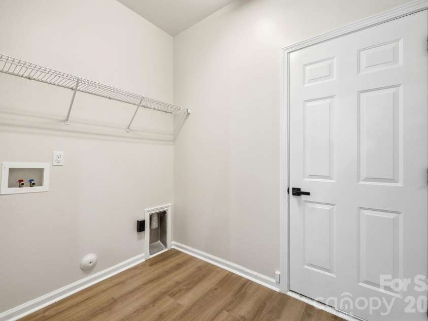 282 Water Lily Circle, Winston Salem, NC 27107.  MLS# CAR4420914, YatesRealty ID 48364. Main level walk-in laundry room