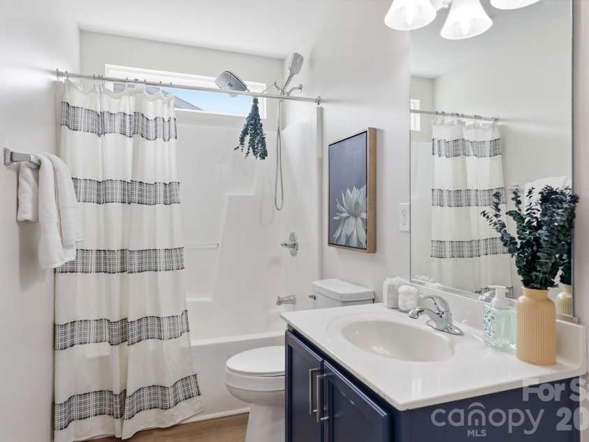 282 Water Lily Circle, Winston Salem, NC 27107.  MLS# CAR4420914, YatesRealty ID 48364. Upstairs full bath