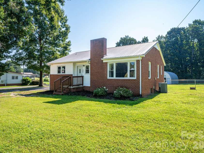 4282 Buffalo Shoals Road, Maiden, NC 28650.  MLS# CAR4420932, YatesRealty ID 48367. 