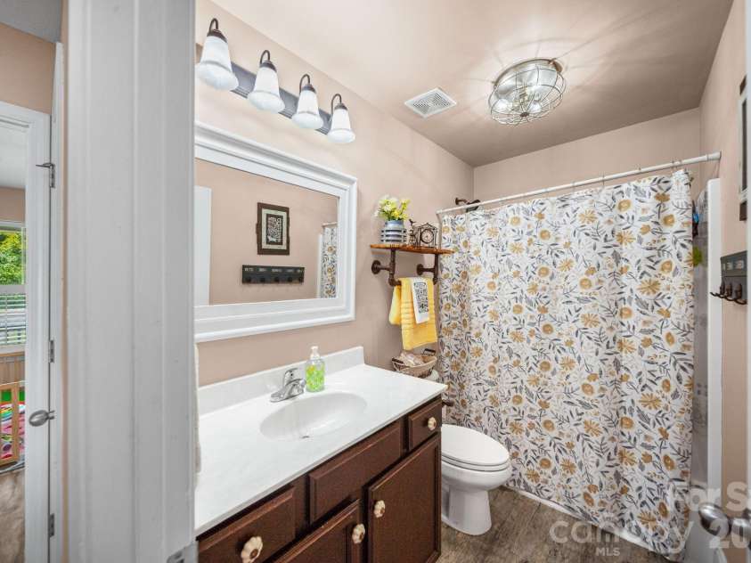 1360 Standing Oak Drive, Granite Quarry, NC 28146.  MLS# CAR4420485, YatesRealty ID 48370. 