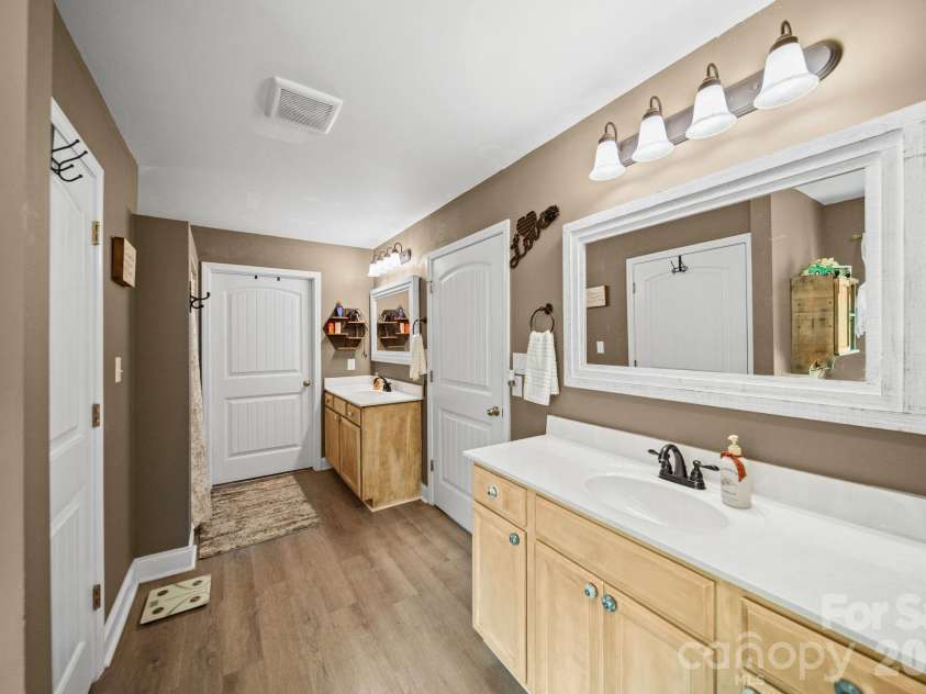 1360 Standing Oak Drive, Granite Quarry, NC 28146.  MLS# CAR4420485, YatesRealty ID 48370. 