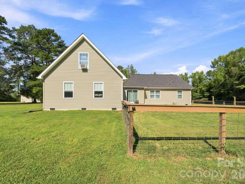 1360 Standing Oak Drive, Granite Quarry, NC 28146.  MLS# CAR4420485, YatesRealty ID 48370. 
