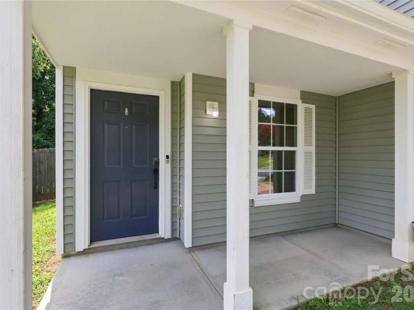 1132 New Day Court, Charlotte, NC 28215.  MLS# CAR4413933, YatesRealty ID 48371. 
