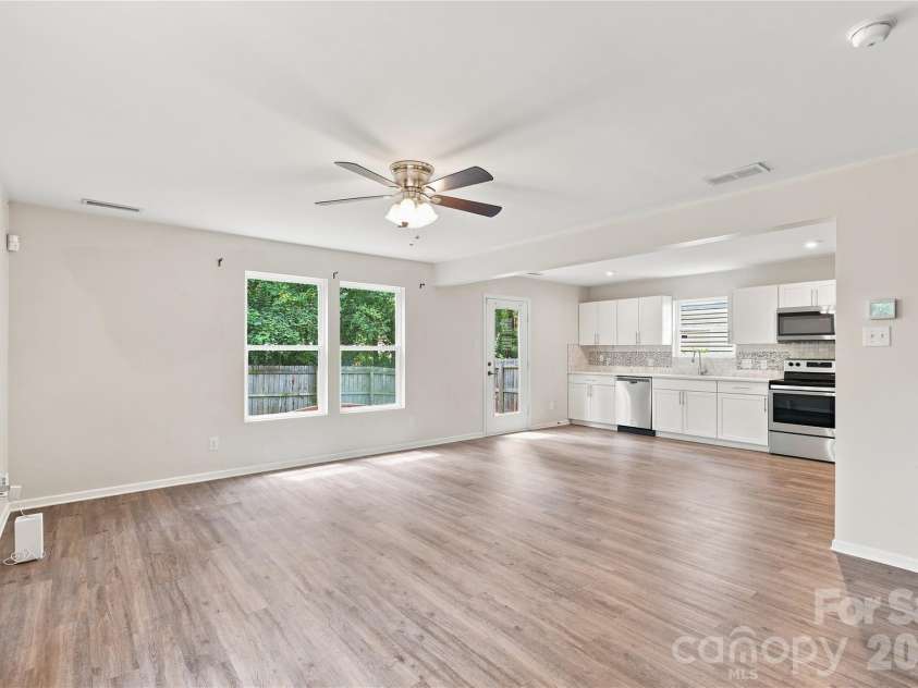 1132 New Day Court, Charlotte, NC 28215.  MLS# CAR4413933, YatesRealty ID 48371. 