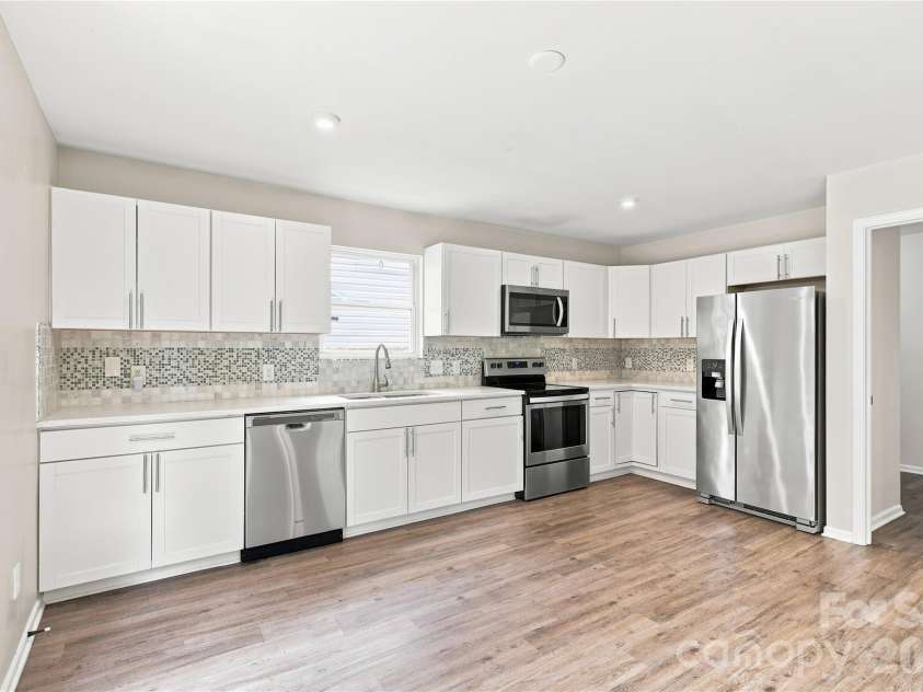 1132 New Day Court, Charlotte, NC 28215.  MLS# CAR4413933, YatesRealty ID 48371. 