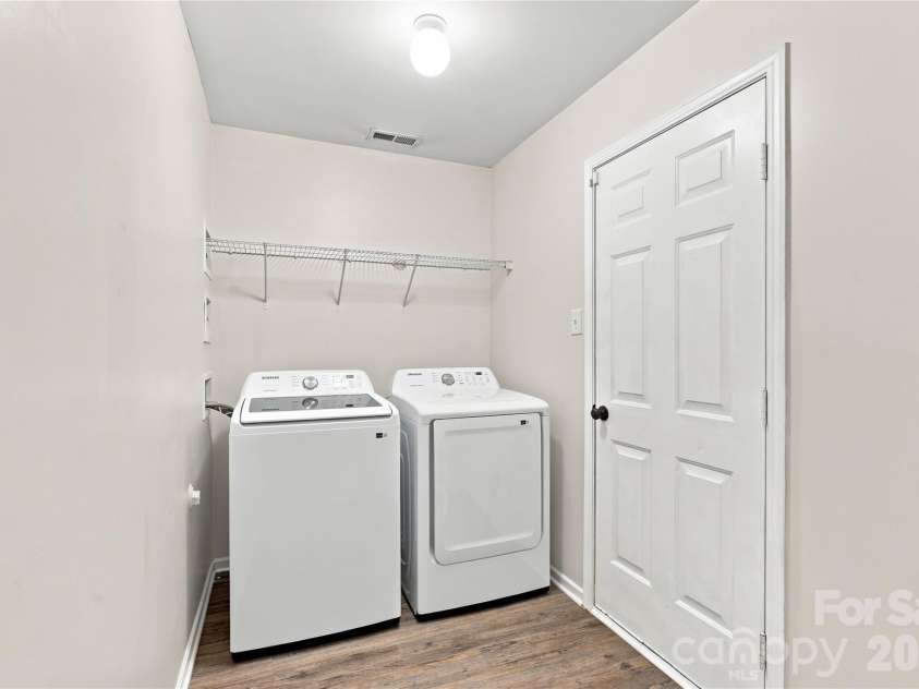 1132 New Day Court, Charlotte, NC 28215.  MLS# CAR4413933, YatesRealty ID 48371. 