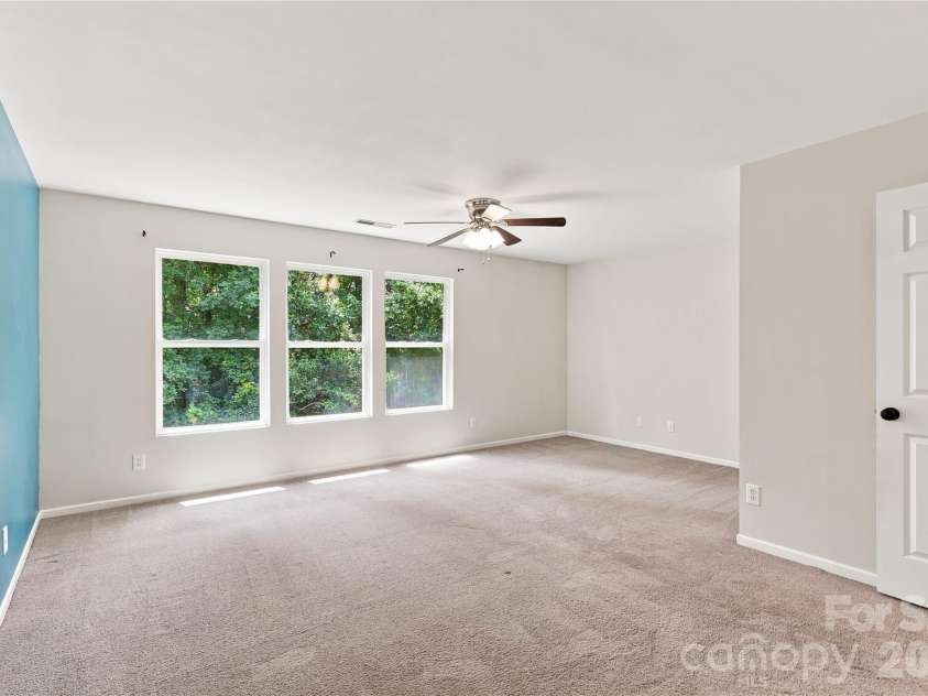 1132 New Day Court, Charlotte, NC 28215.  MLS# CAR4413933, YatesRealty ID 48371. 