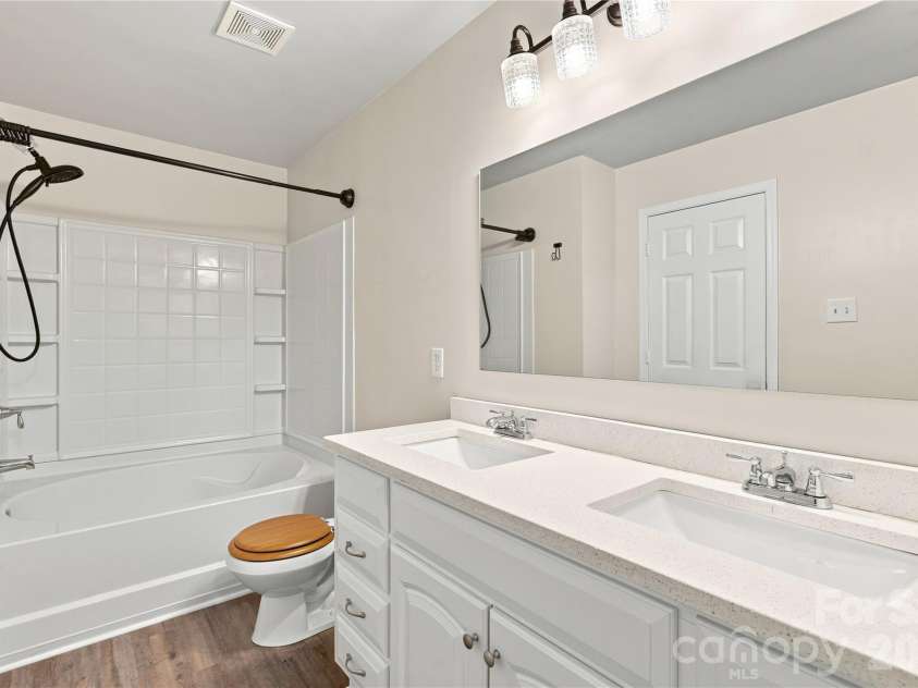 1132 New Day Court, Charlotte, NC 28215.  MLS# CAR4413933, YatesRealty ID 48371. 