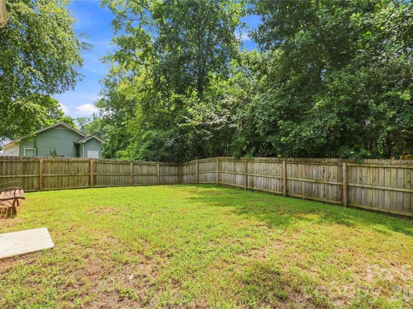 1132 New Day Court, Charlotte, NC 28215.  MLS# CAR4413933, YatesRealty ID 48371. 