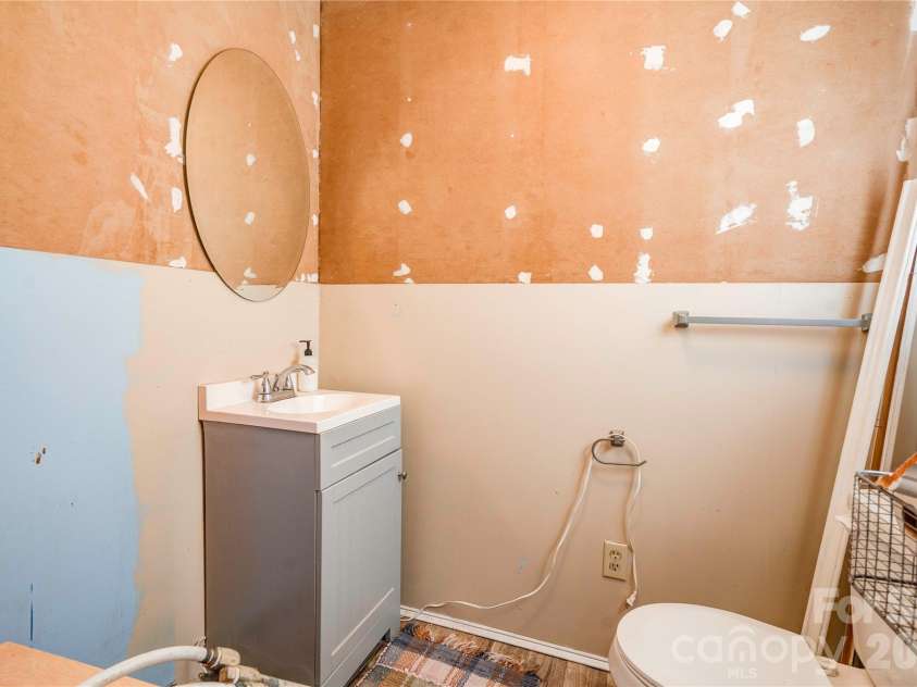 102 Star Drive, Grover, NC 28073.  MLS# CAR4420586, YatesRealty ID 48373. Bonus Area - Half Bath