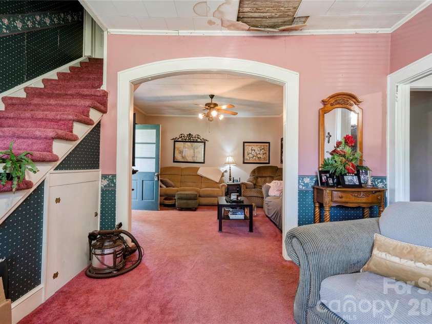 102 Star Drive, Grover, NC 28073.  MLS# CAR4420586, YatesRealty ID 48373. Formal Dining