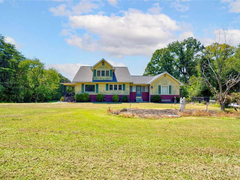 102 Star Drive, Grover, NC 28073.  MLS# CAR4420586, YatesRealty ID 48373. Front