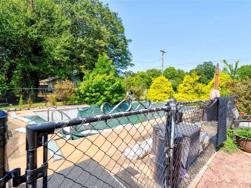 102 Star Drive, Grover, NC 28073.  MLS# CAR4420586, YatesRealty ID 48373. Inground Pool