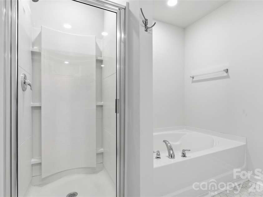 140 North Hill Lane, Troutman, NC 28166.  MLS# CAR4419506, YatesRealty ID 48374. 