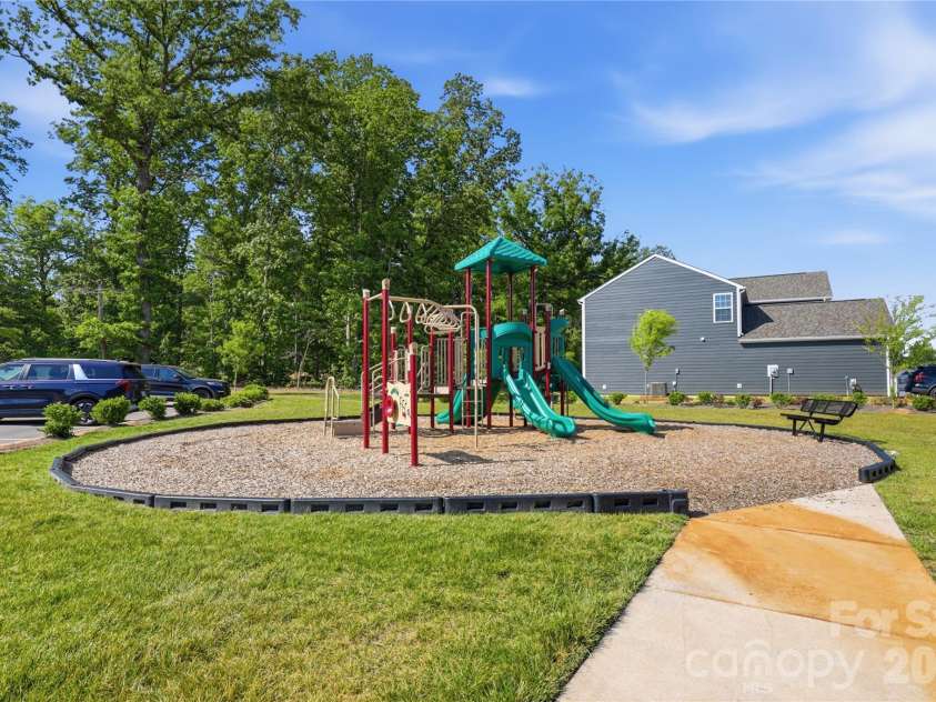 140 North Hill Lane, Troutman, NC 28166.  MLS# CAR4419506, YatesRealty ID 48374. 