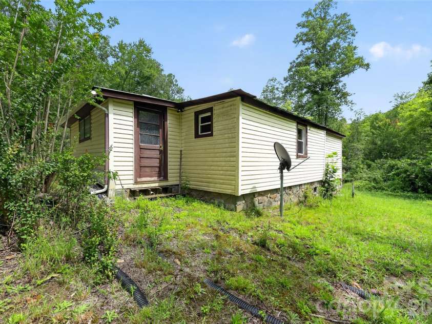 2797 HT Road, Lenoir, NC 28645.  MLS# CAR4421002, YatesRealty ID 48378. 