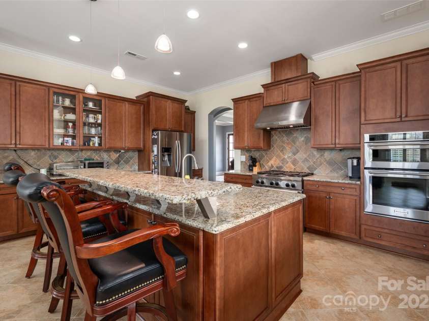 9610 Pensive Lane, Waxhaw, NC 28173.  MLS# CAR4240111, YatesRealty ID 4838. Large Island