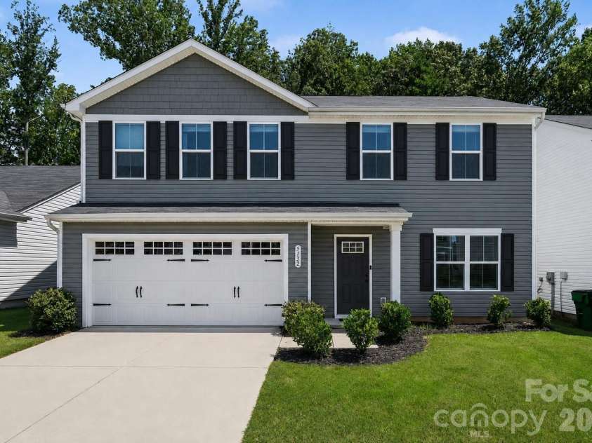 5132 Rustling Pines Court, Charlotte, NC 28215.  MLS# CAR4420474, YatesRealty ID 48384. 