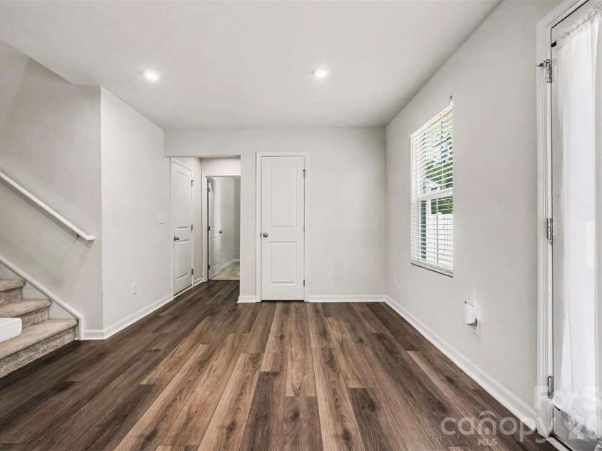 5132 Rustling Pines Court, Charlotte, NC 28215.  MLS# CAR4420474, YatesRealty ID 48384. 