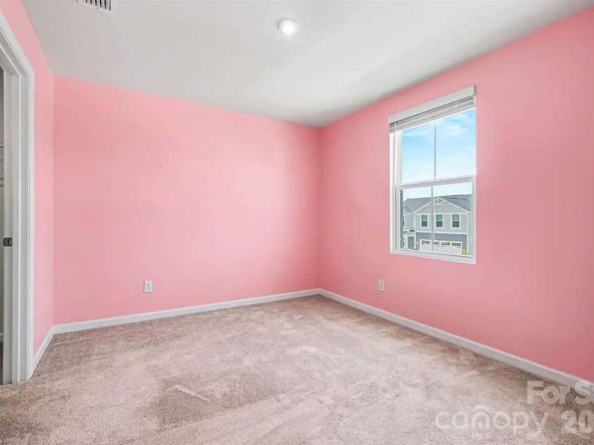 5132 Rustling Pines Court, Charlotte, NC 28215.  MLS# CAR4420474, YatesRealty ID 48384. 