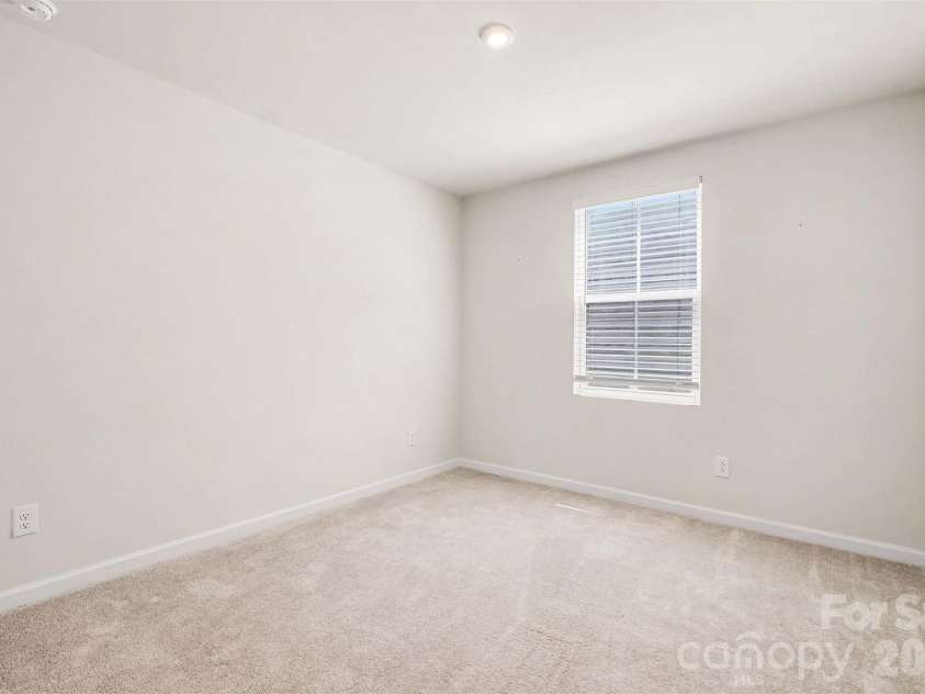 5132 Rustling Pines Court, Charlotte, NC 28215.  MLS# CAR4420474, YatesRealty ID 48384. 