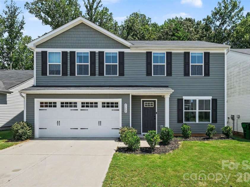 5132 Rustling Pines Court, Charlotte, NC 28215.  MLS# CAR4420474, YatesRealty ID 48384. 